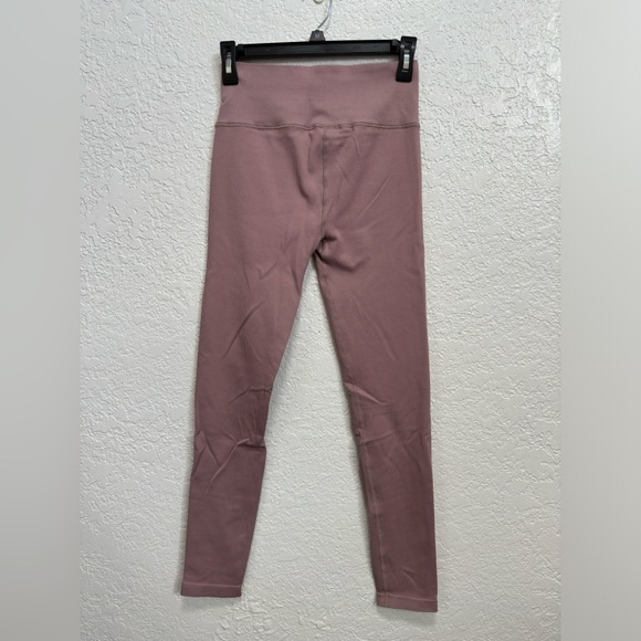 NWT Lune Active Legging- Size M- Color: pink - Picture 2 of 3